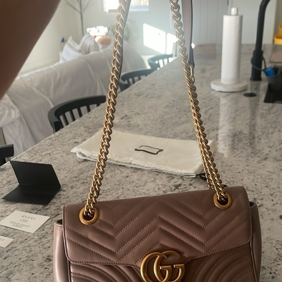 Authentic Gucci Calfskin Matelasse Marmont Shoulder Bag Small, with dust bag - Picture 2 of 12